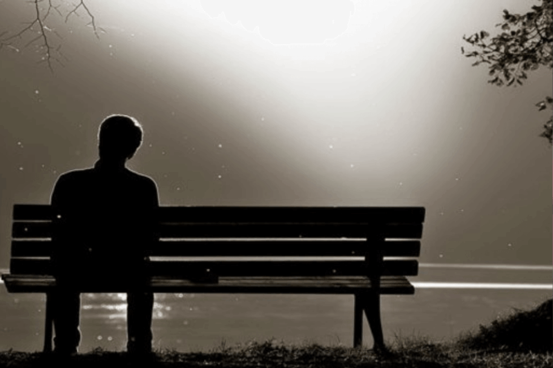 El impacto de la soledad en la salud emocional y cómo combatirla