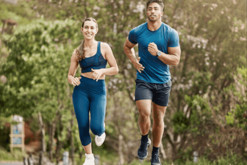 Caminata Consciente VS. Cardio: ¿Cuál Realmente Quema Más Grasa?